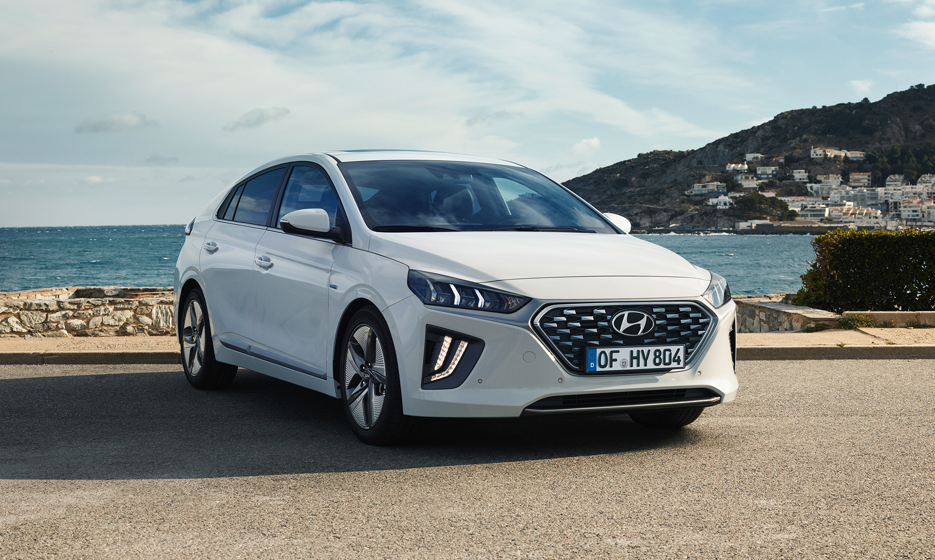Hyundai IONIQ hybrid voiture hybride compacte